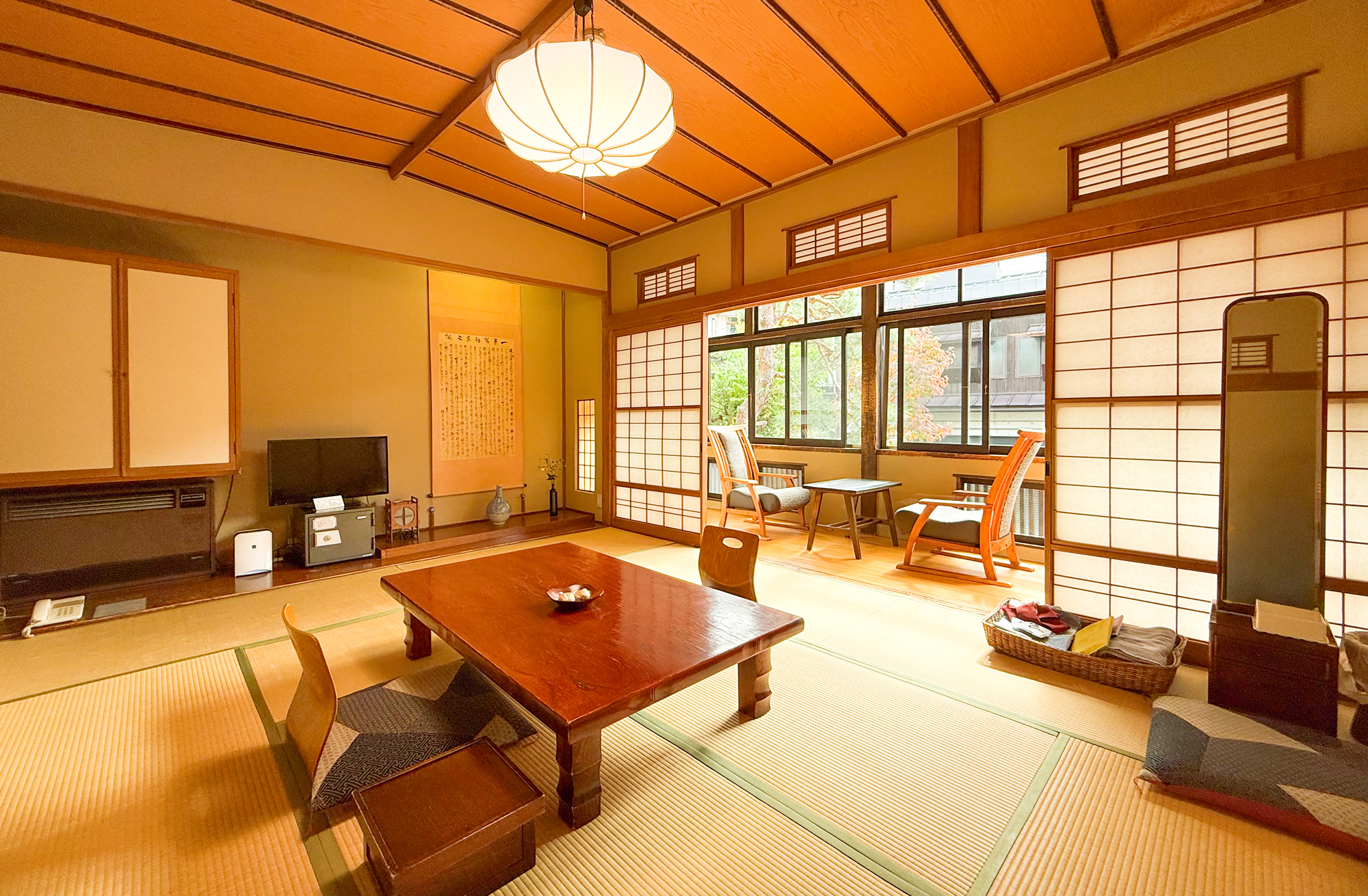 菊の間　和室１０帖（其の一）