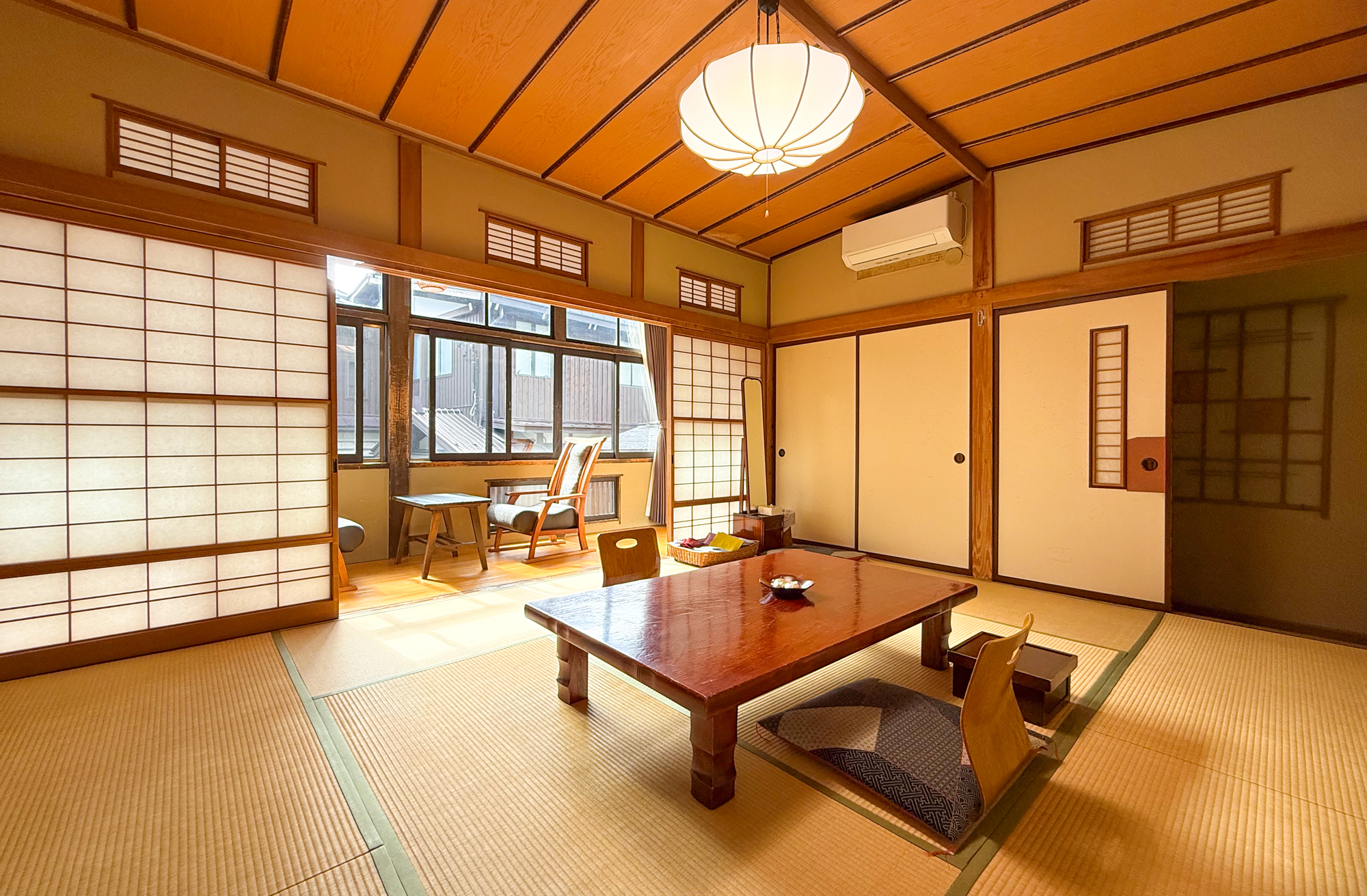 菊の間　和室１０帖（其の二）