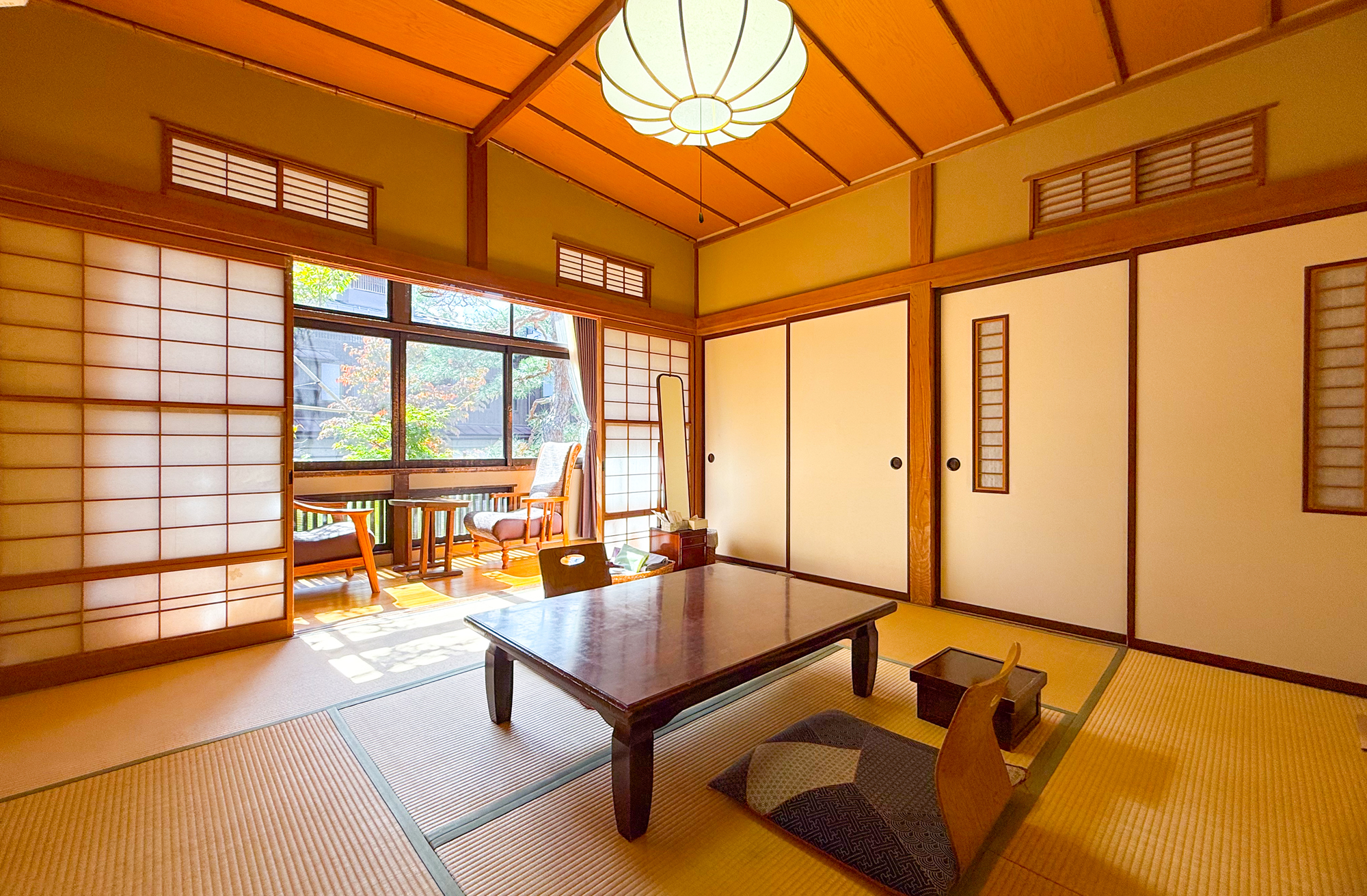 山桜の間　和室８帖（其の二）